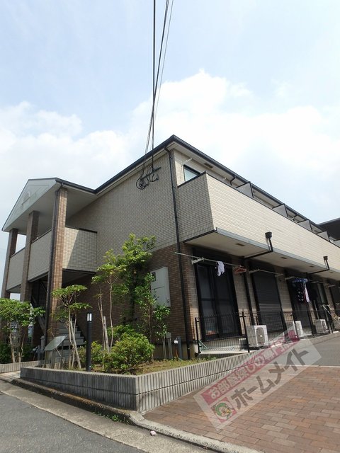 建物外観　メーカー施工の洗練された建物です♪