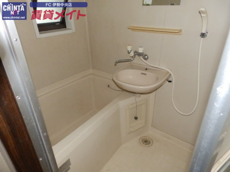 洗面設備　別部屋同タイプ