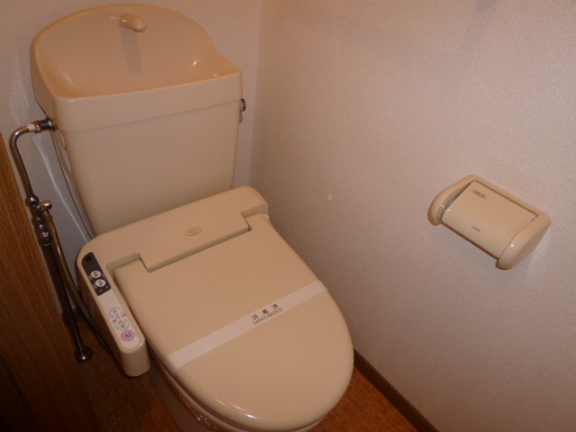 トイレ　温水洗浄便座