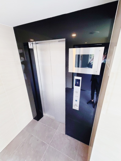 その他共有部分　防犯カメラ付きエレベーター