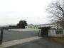 小学校　楠橋小学校（小学校）まで880m