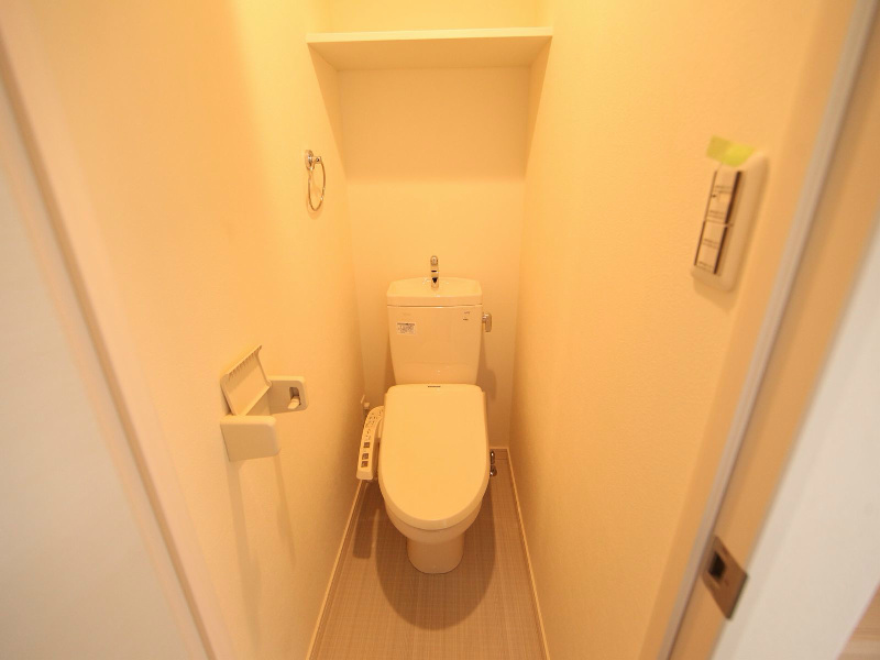 トイレ　温水洗浄暖房便座付トイレ