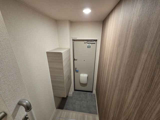 玄関　B202号室の写真を掲載しております