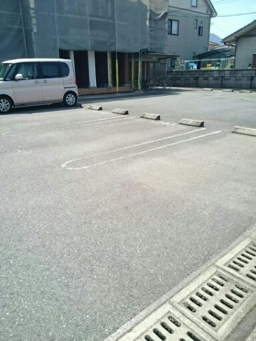 駐車場　駐車スペースもあります