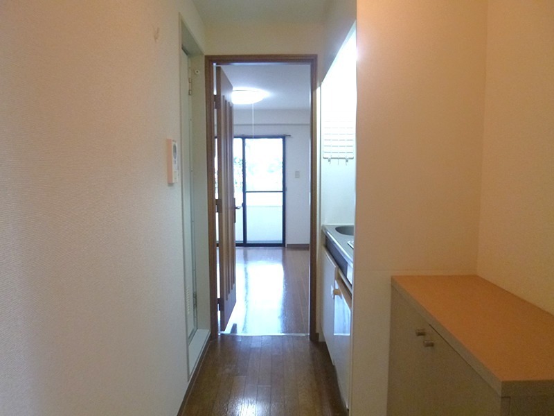 玄関　303号室にて撮影