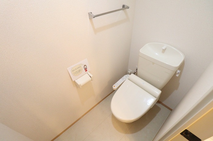 トイレ　温水洗浄暖房便座