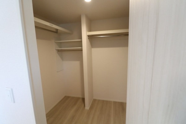収納　ウォークインクロゼットでたっぷり収納♪
