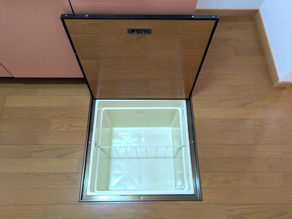 収納　床下収納