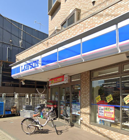 コンビニ　ローソン 津久井浜駅前店（コンビニ）まで858m