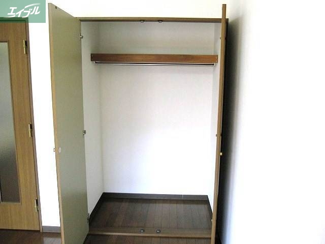 収納　クローゼット