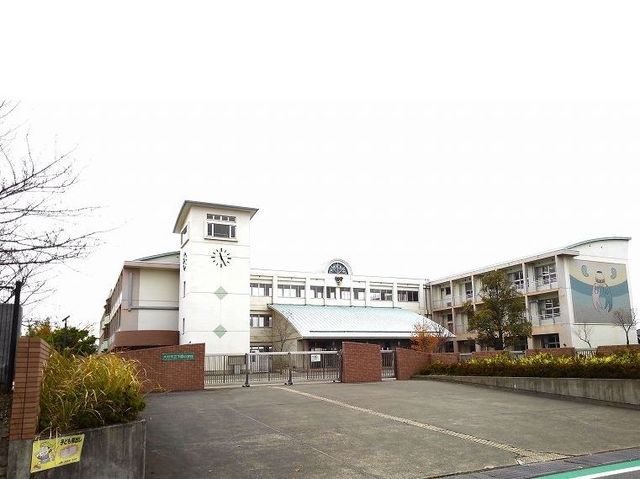 小学校　下郡小学校（小学校）まで300m