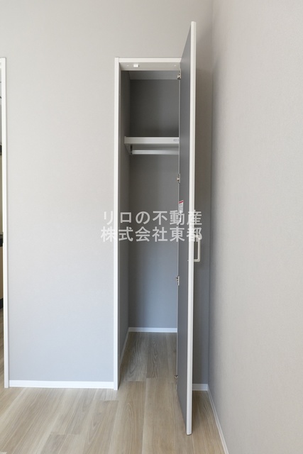 収納　パイプハンガー付き☆畳まず衣類を掛けることができます♪