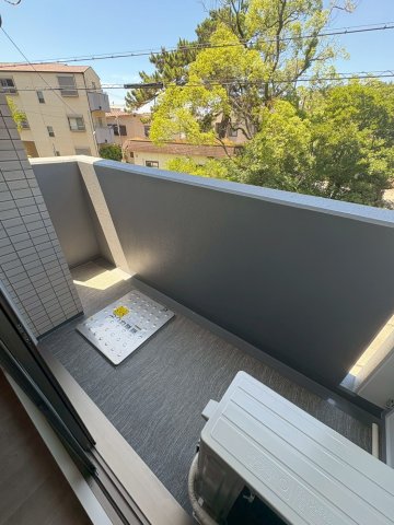 バルコニー　外からの目が気にならないバルコニーで洗濯物が干せます
