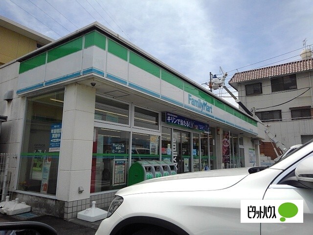 コンビニ　ファミリーマート富士日乃出町店（コンビニ）まで392m