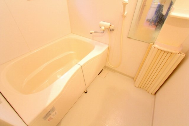 バス・シャワールーム　追焚機能付きの浴室で毎日の疲れを癒して下さい