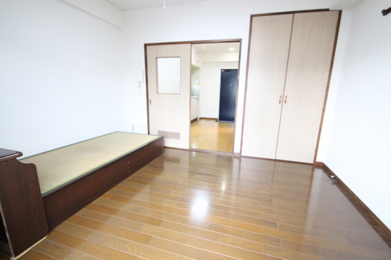 居室・リビング　写真は別の号室のものです。