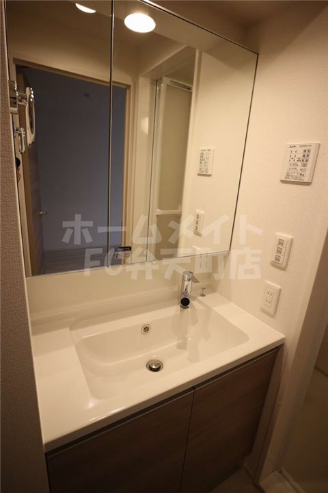 洗面設備　使いやすい洗面所です