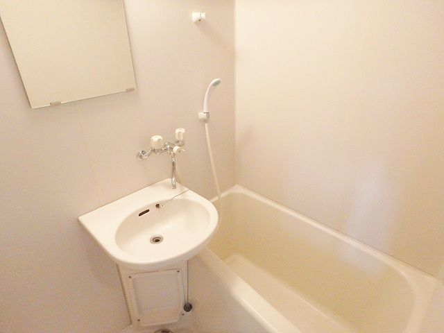 バス・シャワールーム　日々の疲れを癒すお風呂付です