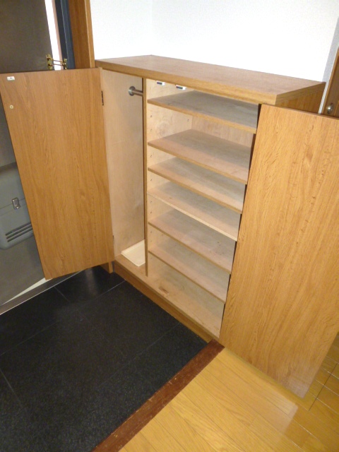 玄関　落ち着いた玄関です