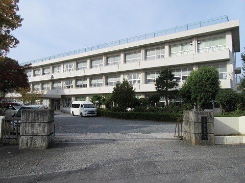 小学校　富士市立富士見台小学校（小学校）まで1648m
