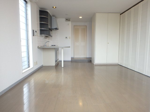 居室・リビング　広々としたリビング