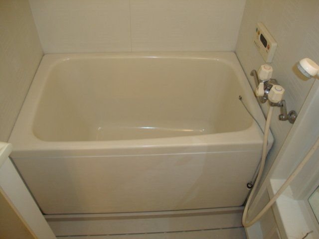 バス・シャワールーム　賃貸ならトーマスリビング原田店へ