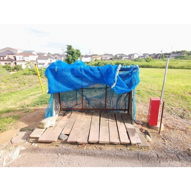 その他　※付近のゴミ捨て場になります