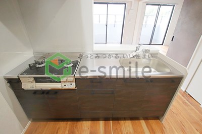 キッチン　コンパクトなキッチンで掃除もラクラク