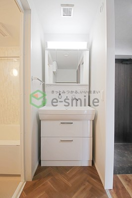 洗面設備　独立洗面台で身支度をすべて済ませてしまいましょう