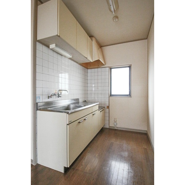 キッチン　敷地内の別のお部屋。