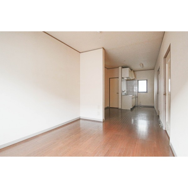 居室・リビング　敷地内の別のお部屋。