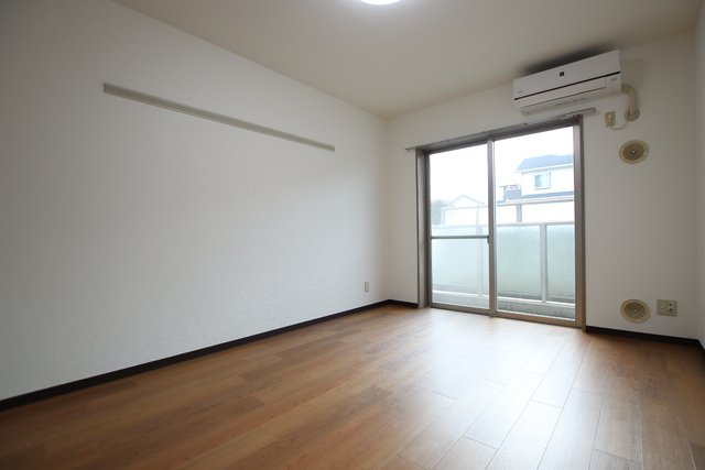 居室・リビング　７帖洋室です！