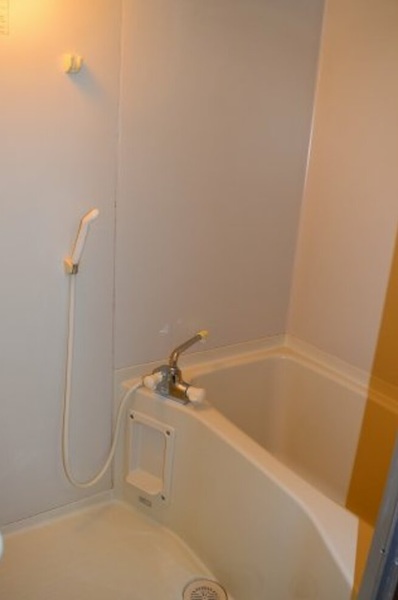 バス・シャワールーム　※別部屋参考写真