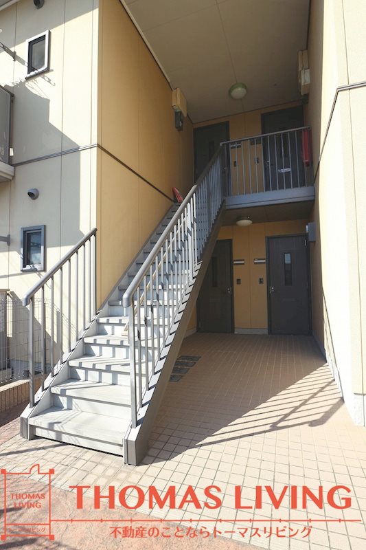 エントランス　玄関前のお写真です。