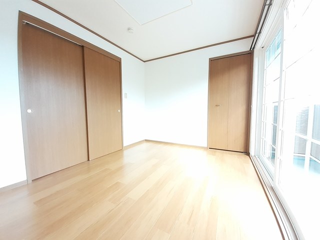 居室・リビング　洋6帖（南側）