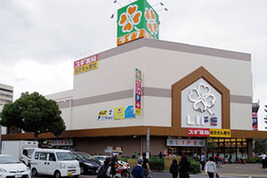 スーパー　ライフ 神戸駅前店（スーパー）まで386m