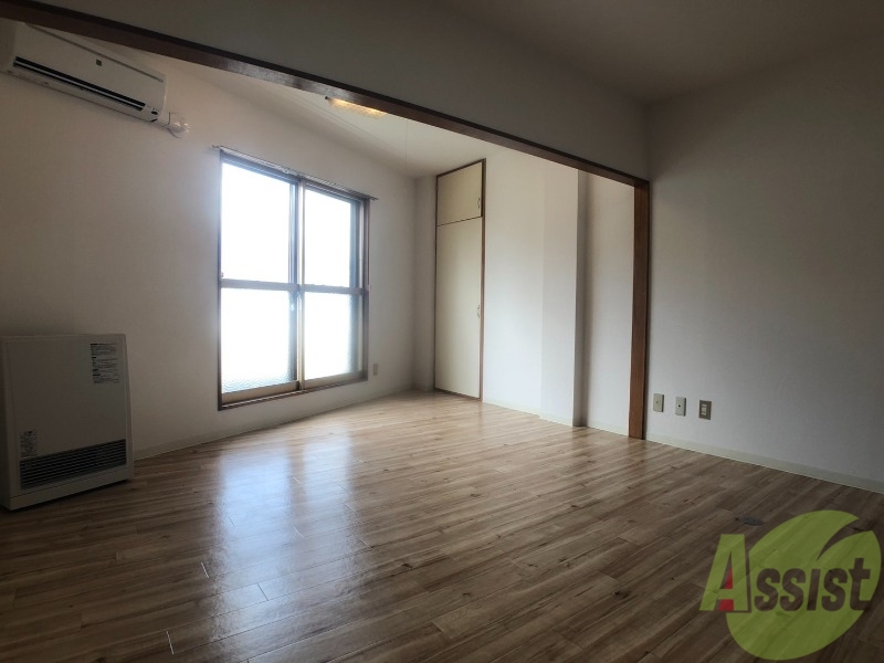 居室・リビング　広々としていてとても開放感があるお部屋ですよ