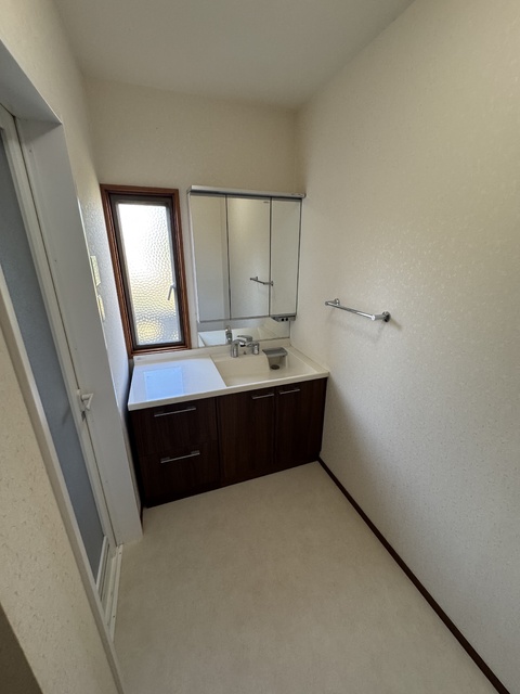 洗面設備　１階の洗面化粧台です♪