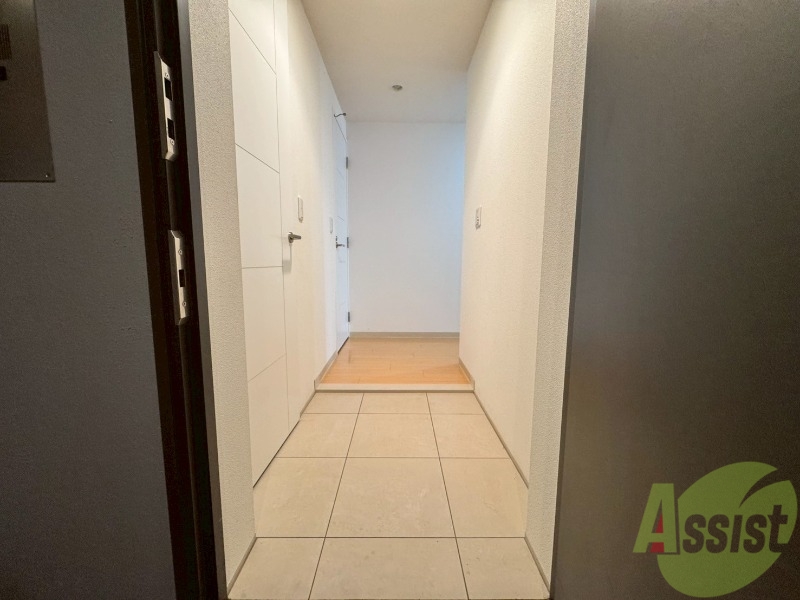 玄関　玄関の様子です。明るい印象ですね。気分もあがりそう。