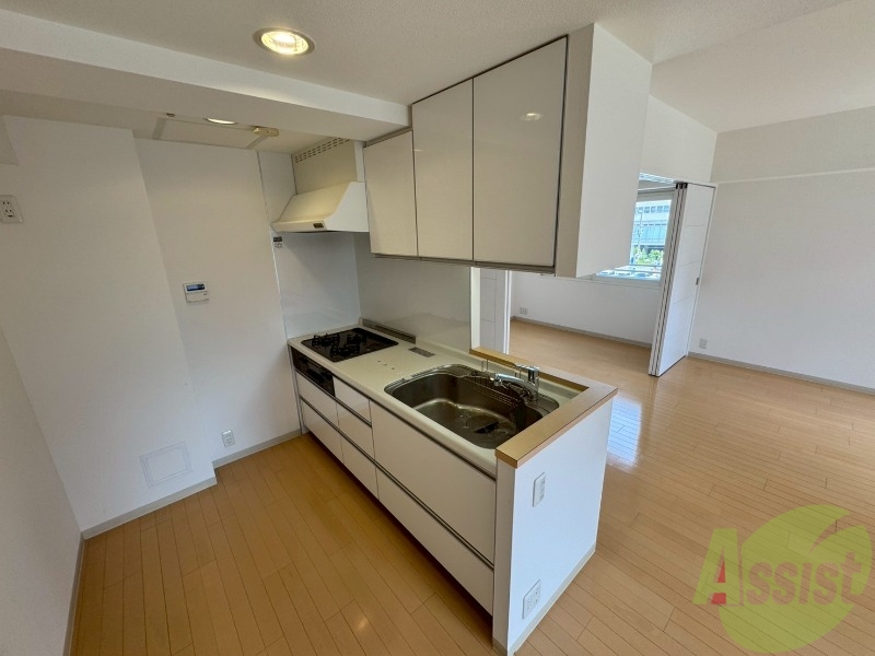 キッチン　綺麗なキッチンですね。料理も捗りそうです。