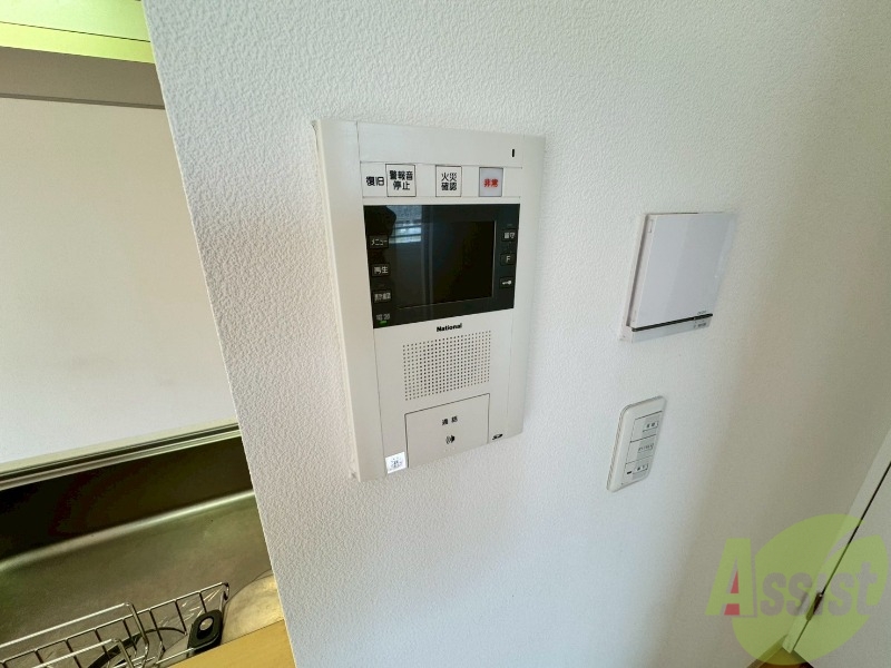 セキュリティ　ＴＶモニター付インターホンです。来客者の顔が見えるので安心！