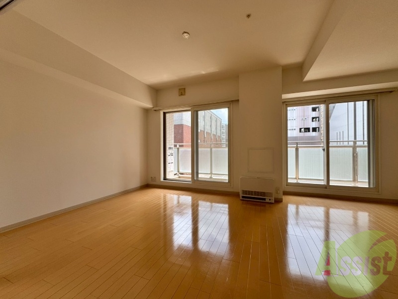 居室・リビング　広くてキレイなお部屋が広がっていて、充実した生活が送れそう。