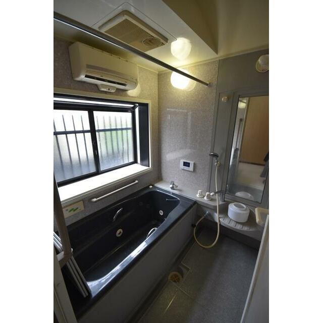 バス・シャワールーム　バスルーム（ジェットバスは動きません）