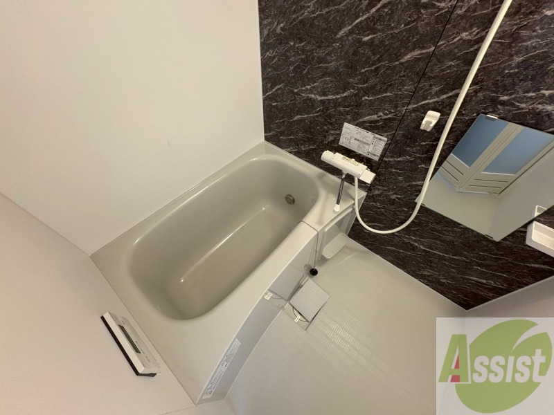 バス・シャワールーム　お風呂になります。一日の疲れを癒してくださいね。