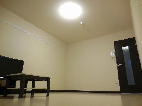 居室・リビング　家具付き