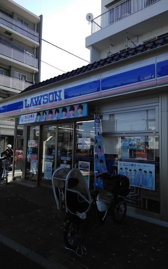 コンビニ　ローソンストア100杉並桃井店（コンビニ）まで220m
