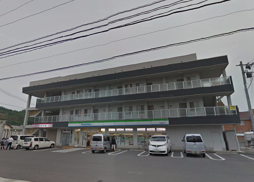 コンビニ　ファミリーマート八本松磯松店（コンビニ）まで428m