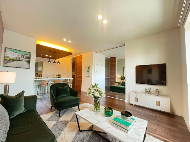 居室・リビング　家具はＡＩによる自動生成です