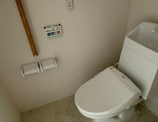トイレ　ウォシュレット付