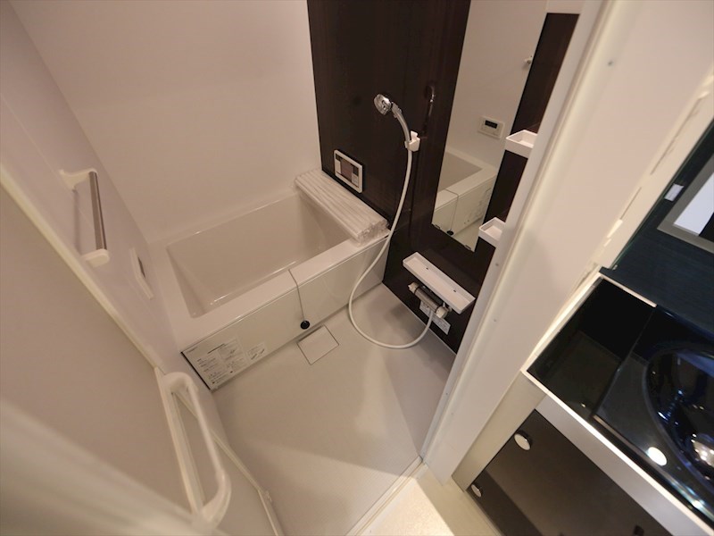 バス・シャワールーム　浴室暖房乾燥機付　浴室テレビ・追い焚き付お風呂